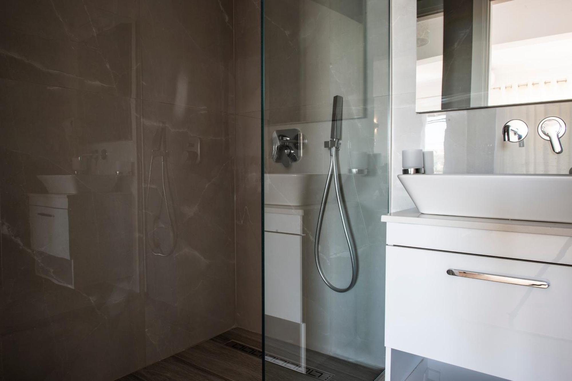 Ionio Rooms Himare Esterno foto