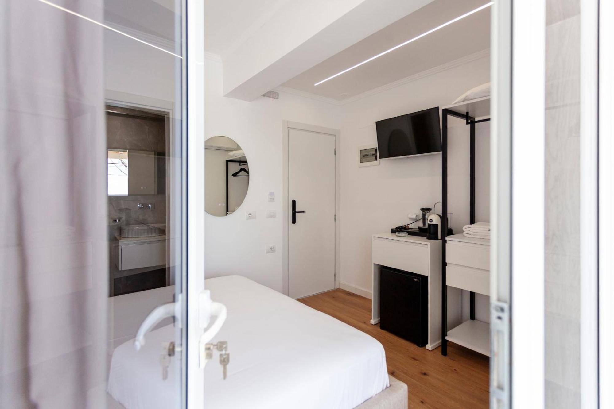 Ionio Rooms Himare Esterno foto